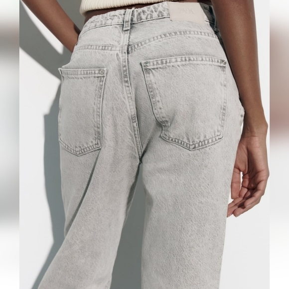 Zara High Waisted Straight leg Jeans - Picture 5 of 11